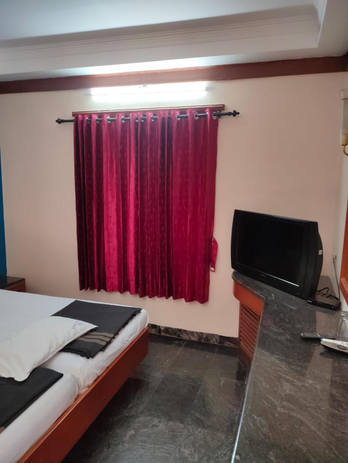 Anjana Hotels ثيني المظهر الخارجي الصورة