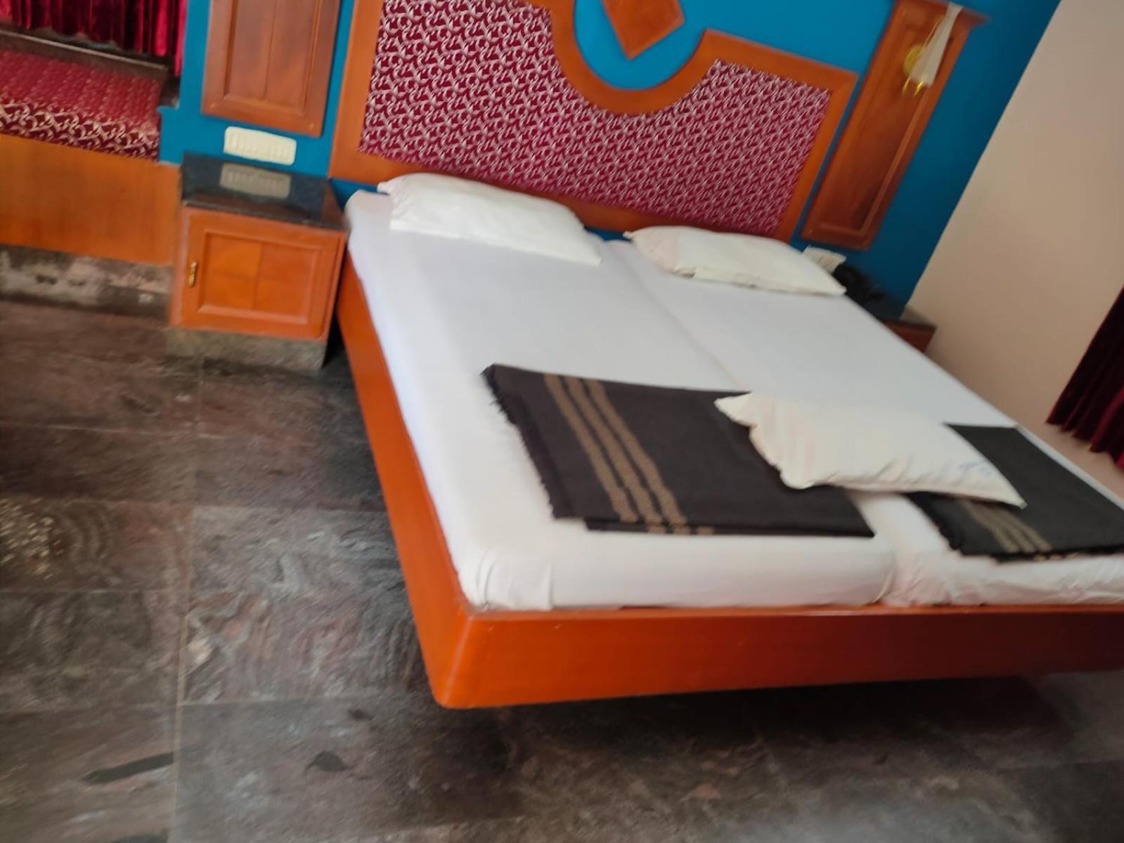 Anjana Hotels ثيني المظهر الخارجي الصورة